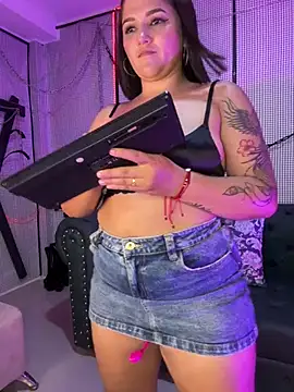 Snapshot of yey_bdsm chatting on 02.23.25 yey bdsm online show from 02.23.25