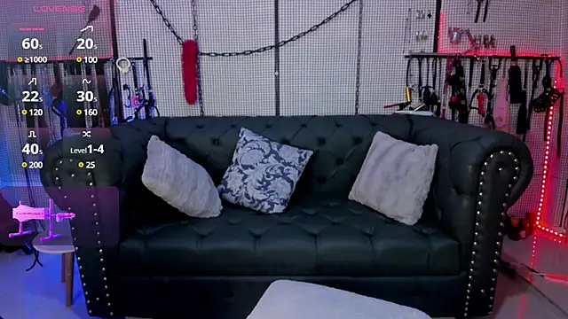 Snapshot of yey_bdsm chatting on 03.10.25 yey bdsm online show from 03.10.25