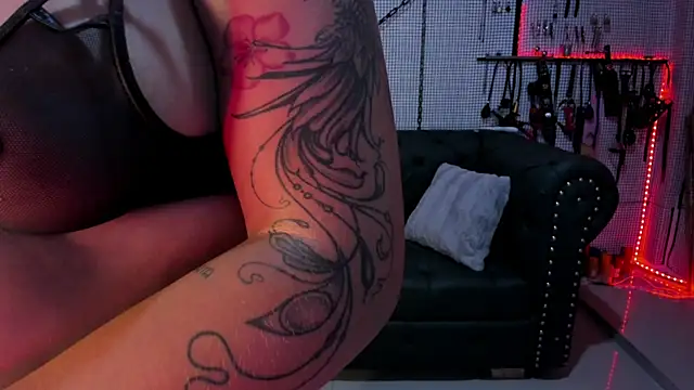 Snapshot of yey_bdsm chatting on 03.20.25 yey bdsm online show from 03.20.25