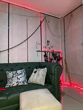 Snapshot of yey_bdsm chatting on 03.21.25 yey bdsm online show from 03.21.25