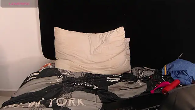 lolaa staars online show from 12.01.24