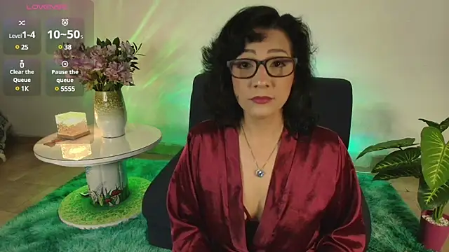 Elliee  online show from 03.11.25