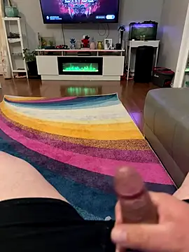 Snapshot of Lucrecio19 chatting on 12.18.25 Lucrecio19 online show from 12.18.25