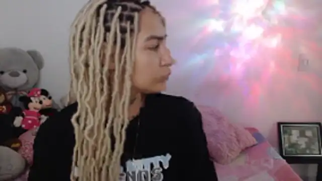 Snapshot of mandy_berrys chatting on 10.21.25 mandy berrys online show from 10.21.25