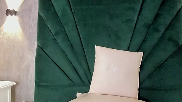 Ariana ceballos online show from 12.19.24