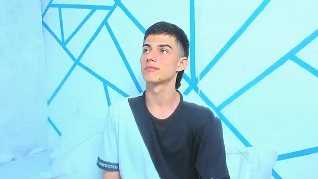 liam scott77 online show from 12.12.24