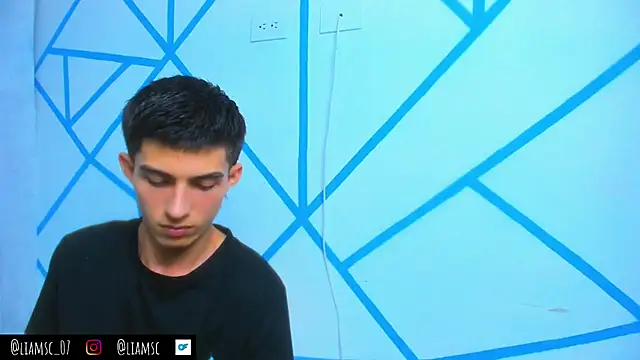 liam scott77 online show from 10.04.25