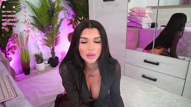 Snapshot of EmilyHudsson_1 chatting on 03.12.25 EmilyHudsson 1 online show from 03.12.25