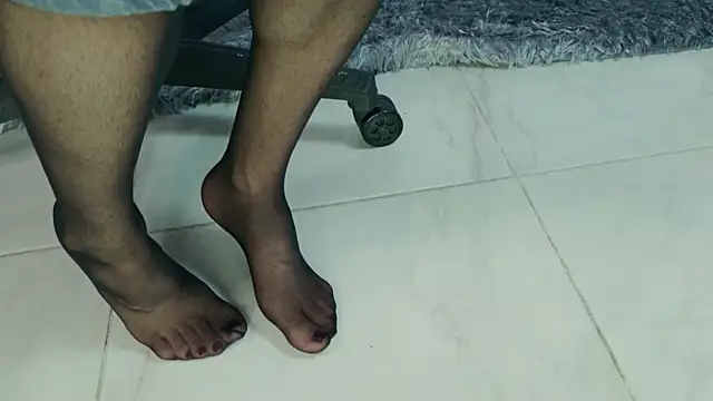 selena robertss  online show from 04.15.26