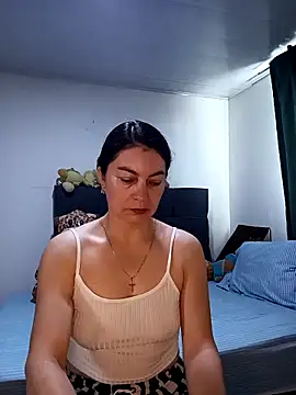 Snapshot of renata_hot1 chatting on 11.20.25 renata hot1 online show from 11.20.25