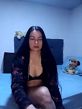 Snapshot of renata_hot1 chatting on 12.15.25 renata hot1 online show from 12.15.25