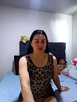 Snapshot of renata_hot1 chatting on 12.17.25 renata hot1 online show from 12.17.25