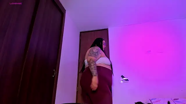 Apriilpeach  online show from 12.19.25