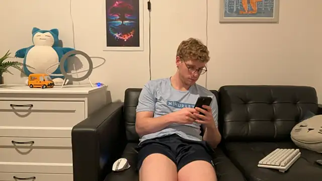 BlueEyedTallGuy94 online show from 12.14.24