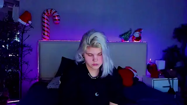 JoannLowe online show from 01.03.25