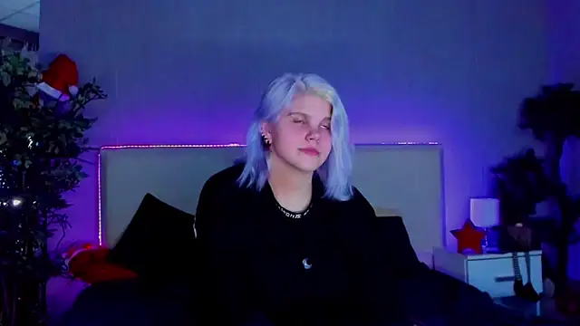 JoannLowe online show from 01.04.25