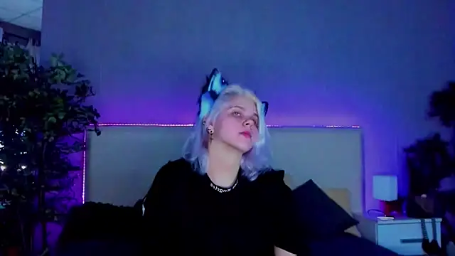 JoannLowe online show from 01.10.25