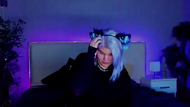 JoannLowe online show from 01.26.25