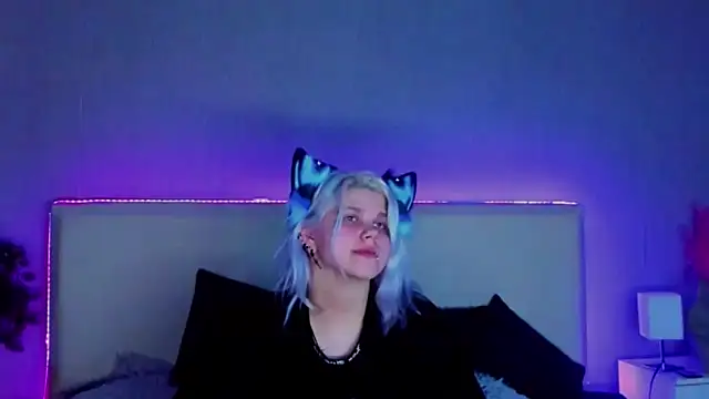 JoannLowe online show from 02.15.25