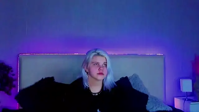 JoannLowe online show from 02.21.25