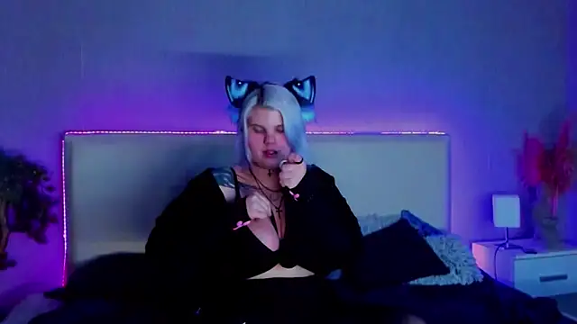 JoannLowe online show from 02.22.25