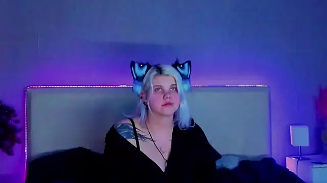 JoannLowe online show from 03.02.25