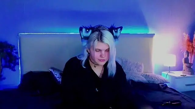 JoannLowe online show from 03.09.25