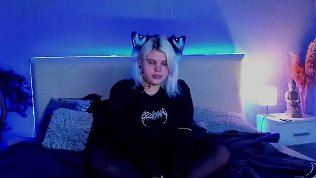 JoannLowe online show from 03.15.25