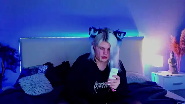 JoannLowe online show from 03.15.25