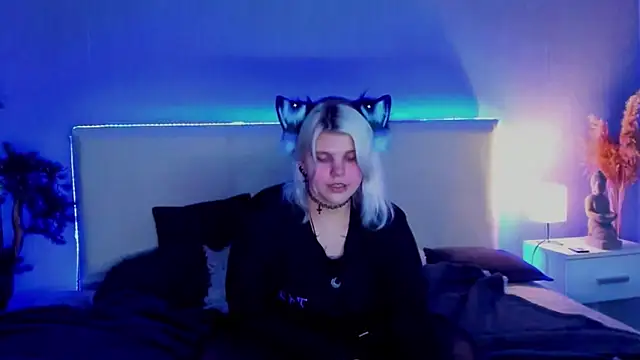 JoannLowe online show from 03.19.25