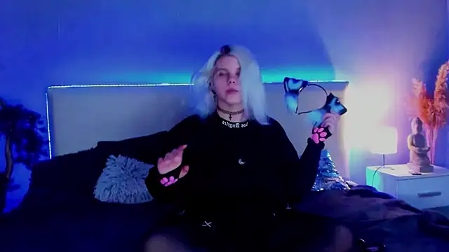 JoannLowe online show from 03.19.25