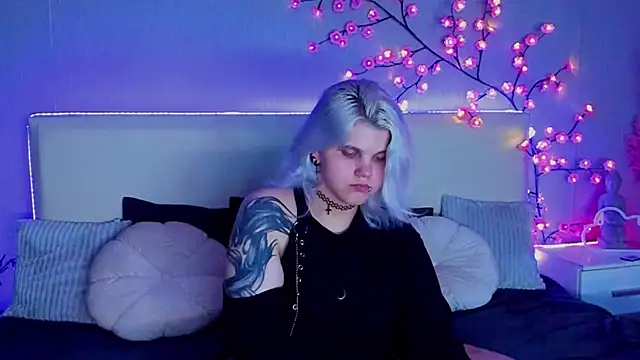 JoannLowe online show from 09.09.25