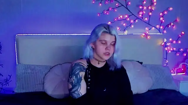 JoannLowe online show from 09.21.25