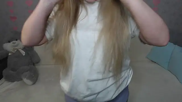 Snapshot of _Sweet_Lana chatting on 02.11.25 Sweet Lana online show from 02.11.25