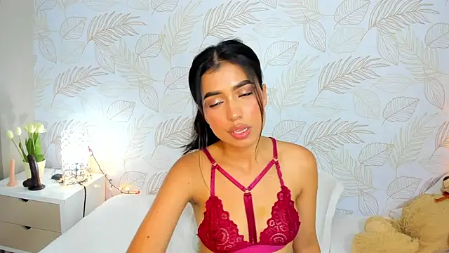 Snapshot of TianaReedd chatting on 12.14.24 TianaReedd online show from 12.14.24