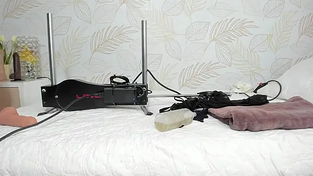 Snapshot of TianaReedd chatting on 01.28.25 TianaReedd online show from 01.28.25