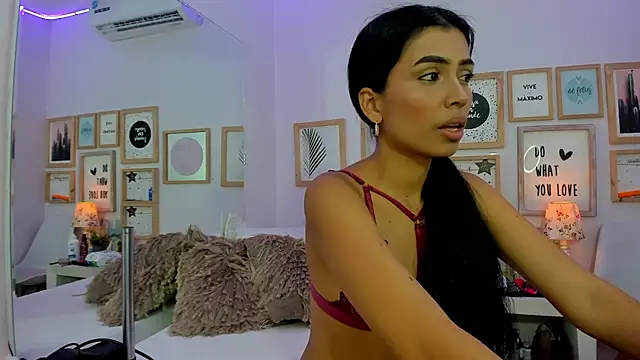 Snapshot of TianaReedd chatting on 01.31.25 TianaReedd online show from 01.31.25