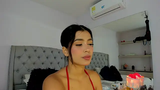 Snapshot of TianaReedd chatting on 10.03.25 TianaReedd online show from 10.03.25