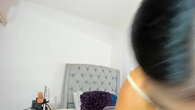 Snapshot of TianaReedd chatting on 10.14.25 TianaReedd online show from 10.14.25