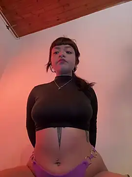 Ashley Chriss online show from 01.11.25