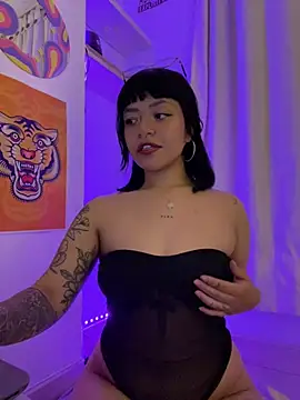 Ashley Chriss online show from 03.11.25