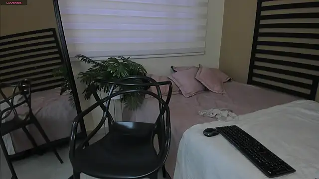 Snapshot of Catyloves chatting on 02.06.26 Catyloves online show from 02.06.26