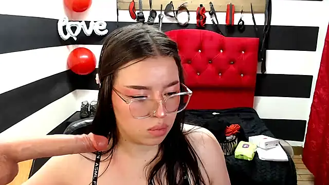 Marian Ran online show from 02.14.25