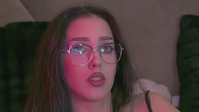 AishaHummer online show from 11.08.25