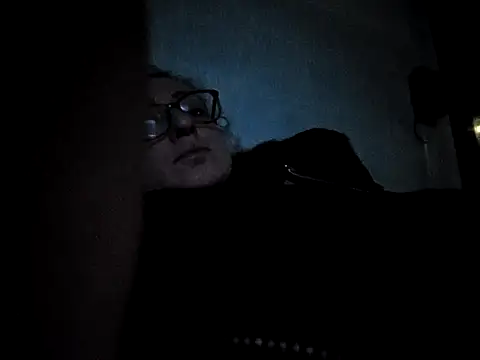 Snapshot of 050775 chatting on 03.20.25 050775 online show from 03.20.25