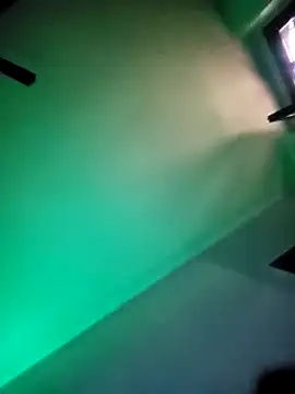 Snapshot of 050775 chatting on 10.21.25 050775 online show from 10.21.25