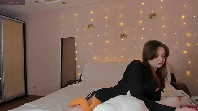 May Flower online show from 03.23.26