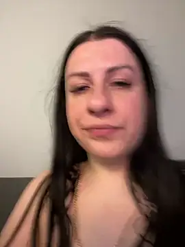 Snapshot of Evelinia chatting on 03.03.25 Evelinia online show from 03.03.25