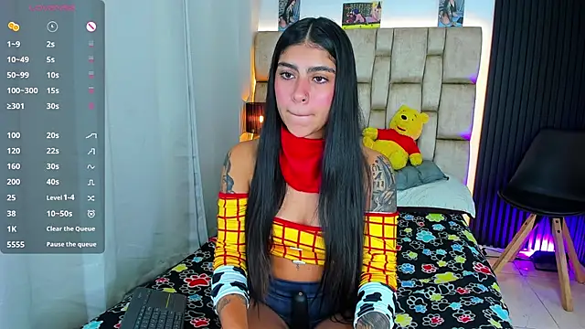 little sophie18 online show from 10.13.25