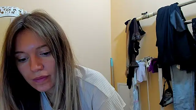 foxy blond online show from 11.04.25